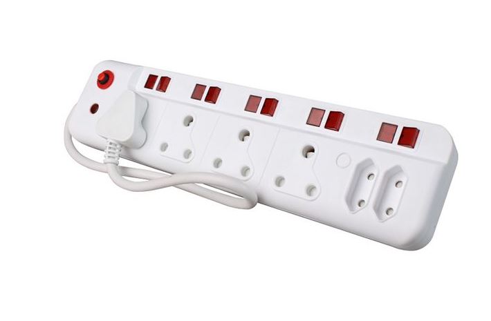 Ellies 6 Way Multiplug with Illuminated Switches 16A Max. 250V (FBMS5IC)
